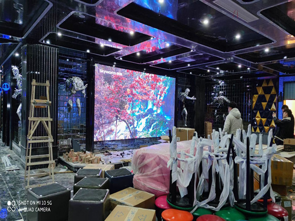 绥棱室内P2.5全彩显示屏